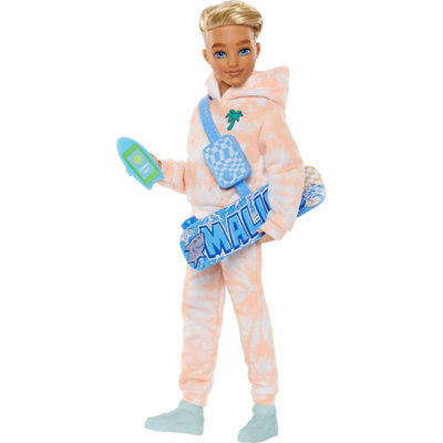Barbie Dream Besties Doll And Accessories Ken Posable Fashion Doll With Removable Fashions & Blonde Hair 9 Summer & Skateboard Themed Pieces - Image 4