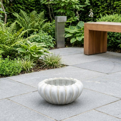 Elevate Mika Display Planter Pot
