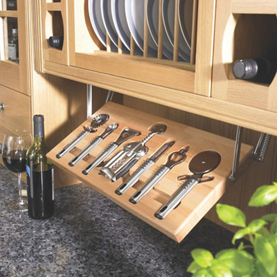 Shop kitchen utensils.