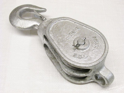 SecureFix Direct 2.6 Ton 8" Gmi Double Block With Swivel Hook Galvanised (28mm Fibre Rope Safety Lifting) from B&Q