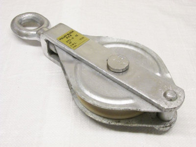 SecureFix Direct 3 Ton 150mm Nylon Single Sheave Galvanised Block With Eye (20mm Fibre Rope Safety Lifting)