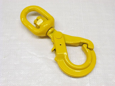 SecureFix Direct Swivel Self Locking Hook Grade 80 7mm (G80 2T Autolock Chain Lifting Component) from B&Q