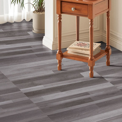 Darphe Wood Grain Effect Uv Coating Pvc Peel And Stick Flooring 36 Pieces from B&Q