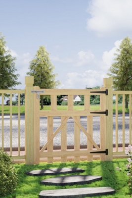 Darphe Classic Picket Fence Gate For Garden Yard Or Deck Entrance90Cm Width X 90Cm Height from B&Q