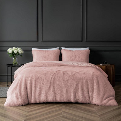 Smart Living Luxury Long Pile Faux Fur Duvet Cover With Pillowcases from B&Q