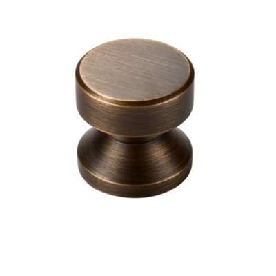 Plank Hardware Felix Satin Brass Antique Brass Effect Round Cabinet Knob (Dia)25mm from B&Q