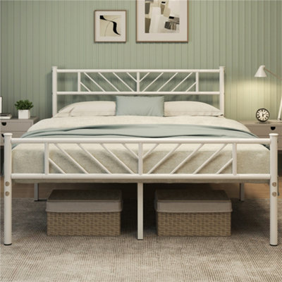 Yaheetech White 5Ft King Metal Bed Frame With Arrow Design Headboard And Footboard from B&Q