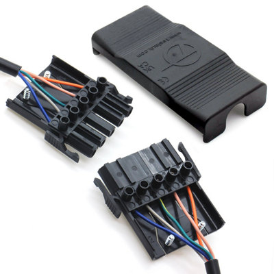Tesla Ea5Yplug 3 Or 5-Way Wiring Connector With Strain ReliefE5Plug Tesla (Uk) from B&Q