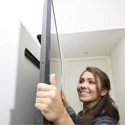 Hangman Simple Mount Tv Wall Hanger Bracket For 32"-80" TvsHolds 125 Lbs S2060-Sf from B&Q