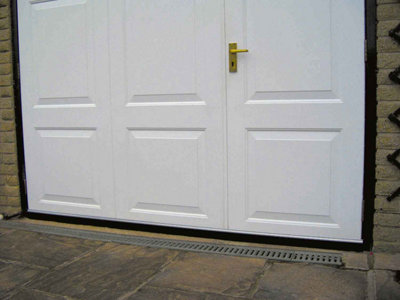 Stormguard Garage Door Draught Brush 50 mm 2134mm LongSupplied As 2X1067 mm Aluminium from B&Q