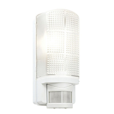 Bright Source E27 Ip44 White Security BulkheadPir Sensor from B&Q
