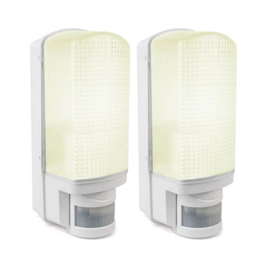Bright Source E27 Security Bulkhead With Pir SensorWhiteTwin Pack from B&Q