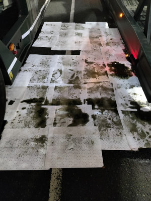 Serpro spill management 10 X Bonded Oil And Fuel Only Absorbent Pads/mats from B&Q