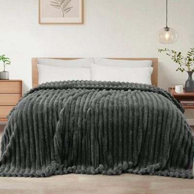 Dyzi Supersoft Ribbed 150X200Cm Jacquard Fleece Throw Blanket  Cozy Sofa & Bed Throw Charcoal from B&Q