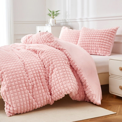 Groundlevel Super Soft Luxury Faux Fur Box Duvet from B&Q
