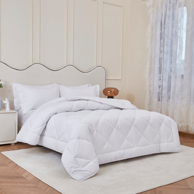 Groundlevel 500Gsm Hotel Quality Wool Blend Duvet from B&Q