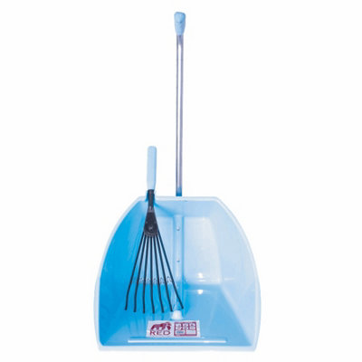 Red GorillaBig Tidee With Short Super RakeHeavy-Duty Yard & Stable Clean-Up Scoop And Rake Set from B&Q