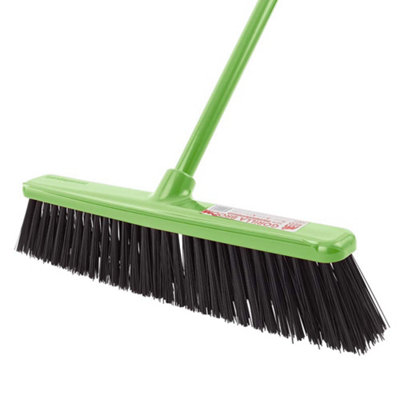Red GorillaGorilla Broom™ 50Cm Replacement HeadReplacement Anti-Clog Hard Bristle Head With Scraper For Wet & Dry Use from B&Q