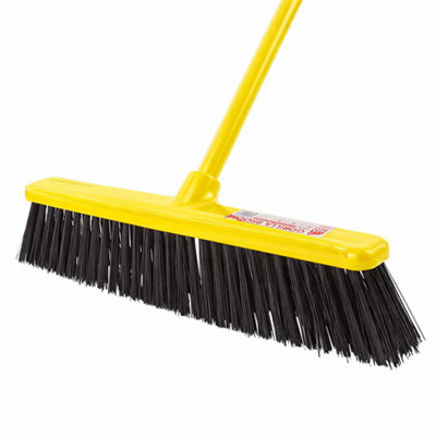 Red GorillaGorilla Broom™ 50Cm Replacement HeadReplacement Anti-Clog Hard Bristle Head With Scraper For Wet & Dry Use from B&Q