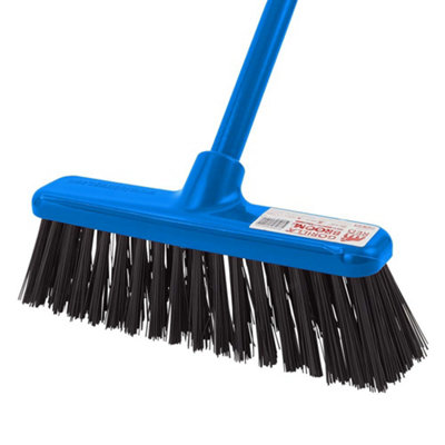 Red GorillaGorilla Broom™ 30Cm Replacement HeadReplacement Anti-Clog Hard Bristle Head With Scraper For Wet & Dry Use from B&Q