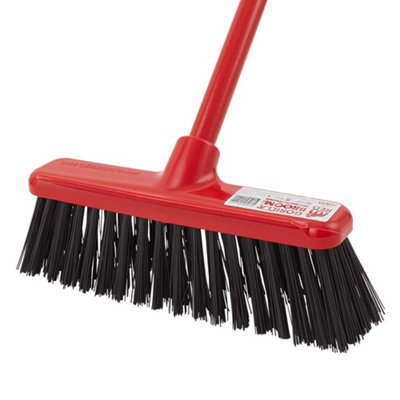 Red GorillaGorilla Broom™ 30Cm Replacement HeadReplacement Anti-Clog Hard Bristle Head With Scraper For Wet & Dry Use from B&Q