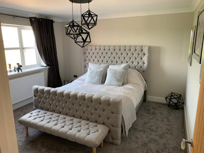 Stratus Interiors Carrington Wing Back Chesterfield Tall Headboard & Footboard Bed FrameAdd Professional Assembly & Delivery- SingleNo Storage from B&Q