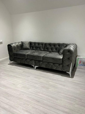 Stratus Interiors Italian Chesterfield Upholstered Velvet Fullback Sofa 3 Seater from B&Q