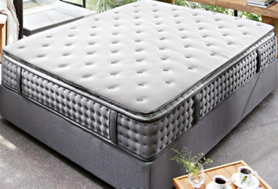 Stratus Interiors Duchess Luxury Pillow Top Mattress 5000 Pocket Hybrid Foam LayerKing from B&Q