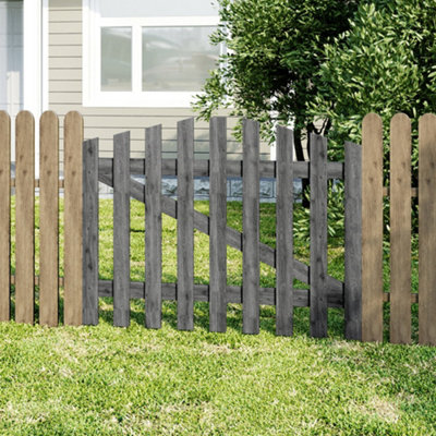 Thehotsale Grey 120X90Cm Outdoor Wooden Garden Gate Spruce Wood Fence Door With Door Bolt from B&Q