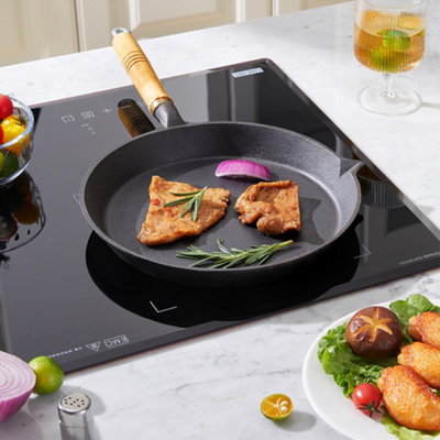 Thehotsale 25Cm Dia Black Round Cast Iron Skillet With Removable Wooden Handle from B&Q