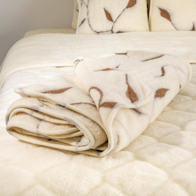Native Natural Natural 100% Merino Wool Blanket from B&Q