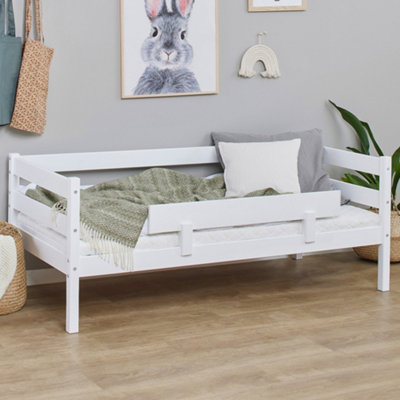 Hoppekids Shorty Daybed + Safety Rail White from B&Q