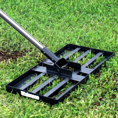 Walensee Durable Lawn Leveling Rake With Stainless Steel Handle Yard Garden Golf Course Heavy Duty Effort Saving Lawn Level Tool from B&Q