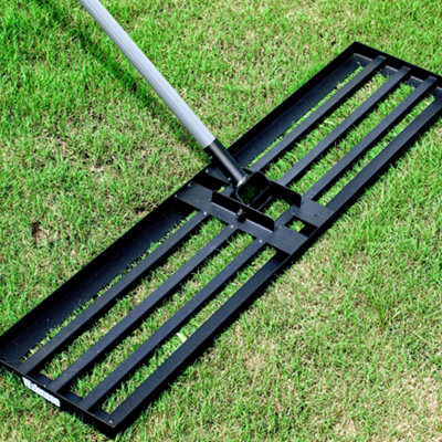 Walensee 7Ft Stainless Steel Handle Lawn Leveling Rake For Yard Soil And Sand Surfaces Heavy Duty Effort Saving Lawn Level Tool from B&Q