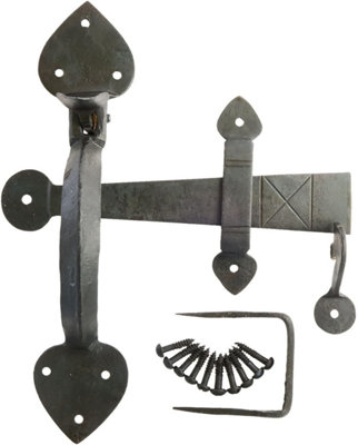 Castelion Wrought Iron Spear Suffolk Latch from B&Q