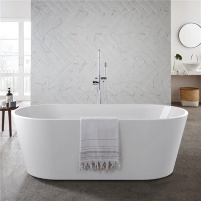 Clifton Premium Bath 1600 X 750mm Freestanding Round Style Bath from B&Q