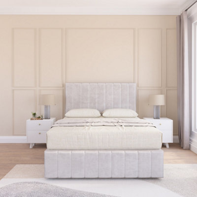 Sloomy California Divan Bed Set With 2 Drawers FootendPlush Velvet from B&Q