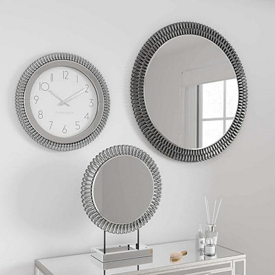 Biznest Glam Gem Edge 76Cm Wall Mirror SmokedHome DecorativeLiving RoomBedroom RoomEye-Catching Design from B&Q