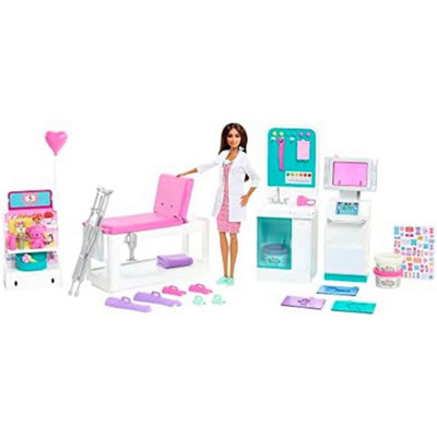 Barbie Fast Cast Clinic Doll & Playset, Brunette Doll & 30+ Accessories - Image 4