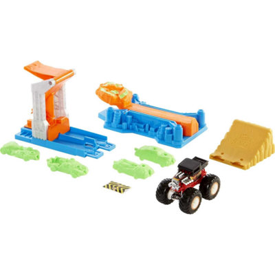 Hot Wheels Monster Trucks Launch & Bash Play Set with Launcher & 4 Crushed Cars - Image 2