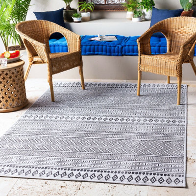 Livabliss Eagean-Geometric Black White In- & Outdoor Rug 200 X 275 Cm Easy CareNon Shedding from B&Q