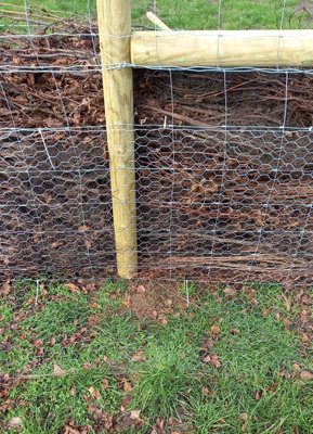 1.05m tall Wire Mesh Galvanised Rabbit Wire Fencing 31mm - 50m Roll