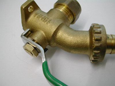 1/2'' Quarter Turn Lever Action Outside Garden Bib Tap with Built in Wall Plate Elbow with Hose Connector - 3