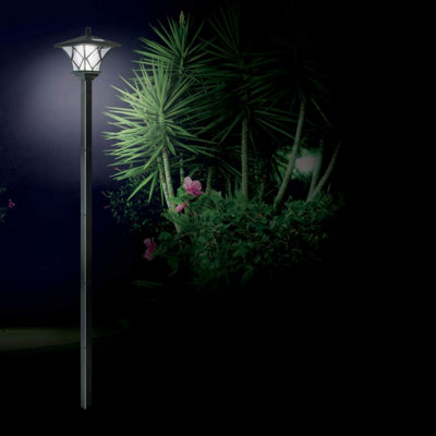 1.5m Tall Black Garden Lamp Post Lights - Solar Powered - Weatherproof - Rechargeable - Easy Assembly And Installation - 3