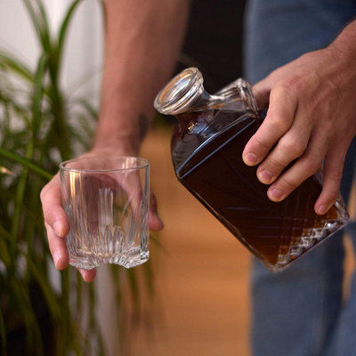 1 Litre Cut Glass Square Decanter - 4