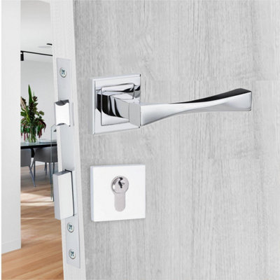 1 Pair Straight Astrid Design Polished Chrome Key Lock Set  2.5" 3 Lever Lock and Keyhole