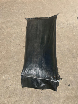 10 Filled black polyproplene sandbags - 4