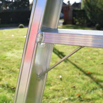 10 Step Home Master Fixed Tripod Gardening Ladder - 6
