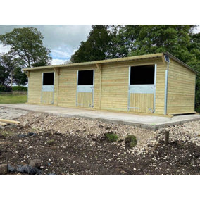 12' x 36' Mobile Stable Block Pent
