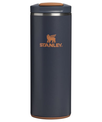 Stanley Transit Flip Top Mug 0.47Lt: Colour: Twilight 0.47L - Outdoor Action - Image 3